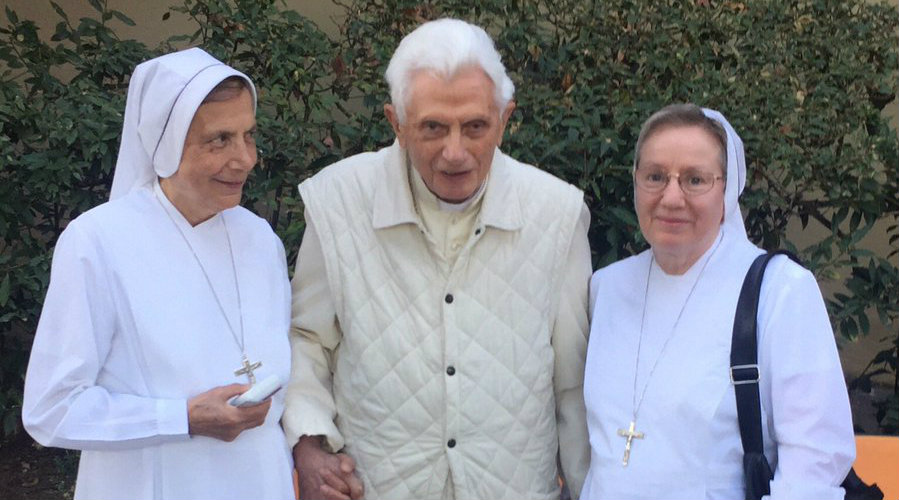 Desmienten rumores sobre la muerte de Benedicto XVI en las redes sociales