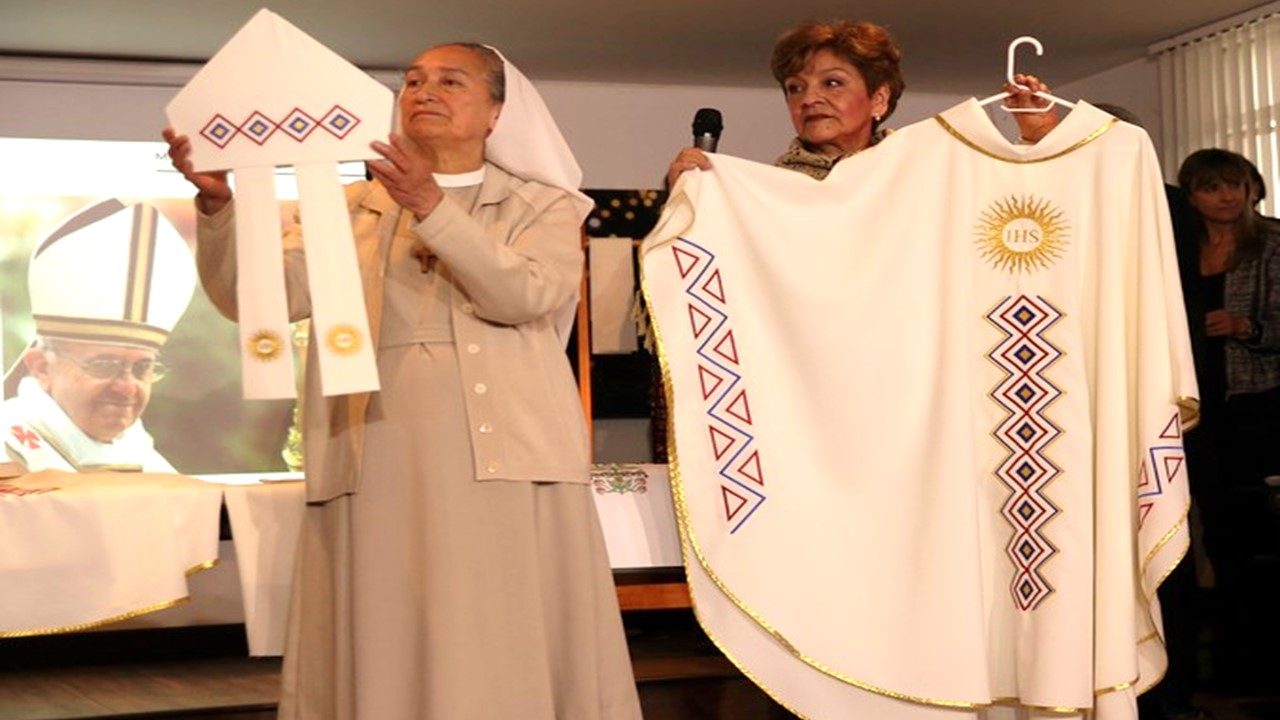 Esta son las vestimentas litúrgicas que usará el Papa Francisco en Colombia